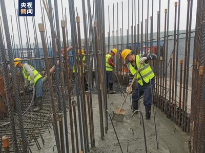 陕北革命老区首条高铁西延高铁建设取得新进展 全线跨度最大、高度最高桥梁实现主墩封顶